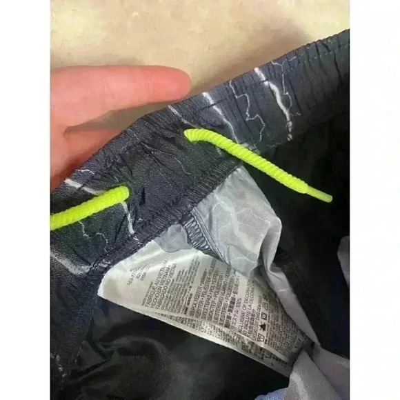 Boys size XL nike shorts with drawstring NEW - Picture 6 of 6